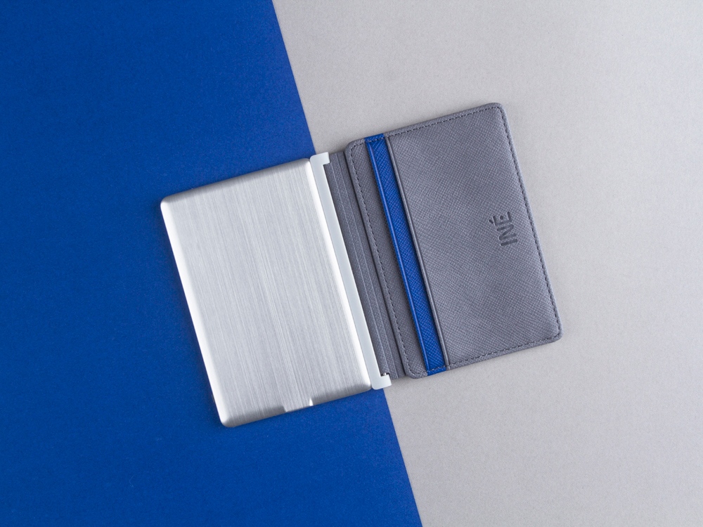картинка Портмоне с зарядным устройством INE, 3000 mAh, серый от интернет-магазина сувениров и бизнес-подарков Gifts-Moskva.RU г. Москва